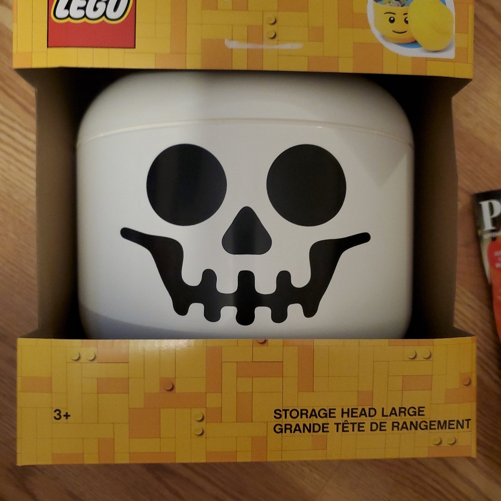 Lego face contaner